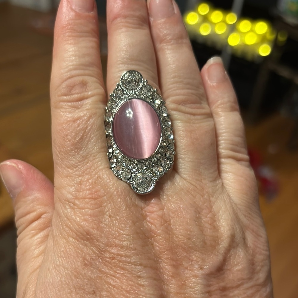 Large Adjustable Statement Ring - Picture 4 of 4
